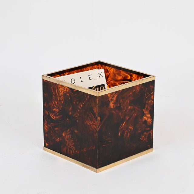 Tortoiseshell Effect Acrylic and Brass Cubic Magazine Rack from Dior, 1970s For Sale - Image 10 of 14