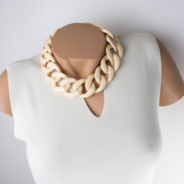 Angela Caputi Italy Choker Necklace Massive Cream-White Resin Chain For Sale - Image 9 of 10