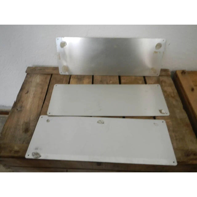 1980s Vintage Italian Aluminium Plates, 1980s, Set of 3 For Sale - Image 5 of 7