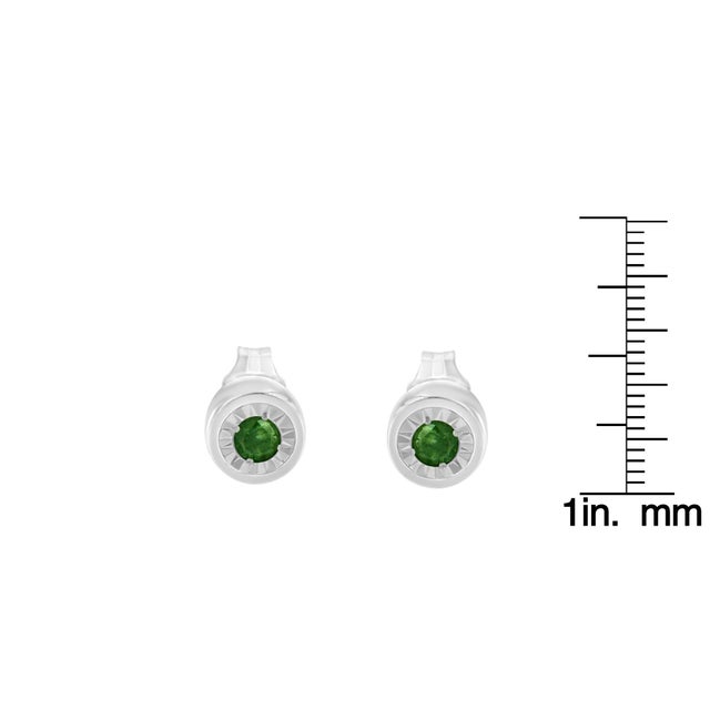 .925 Sterling Silver 0.15 Cttw Round Brilliant-Cut Green Diamond Miracle-Set Stud Earrings , A Pair(Fancy Color-Enhanced, I1-I2 Clarity) For Sale In New York - Image 6 of 6