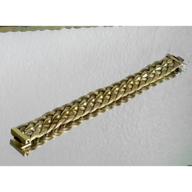 Gold Vintage 1960s UnoAErre Italian 18k Solid Gold Braided Mesh Bracelet For Sale - Image 8 of 14