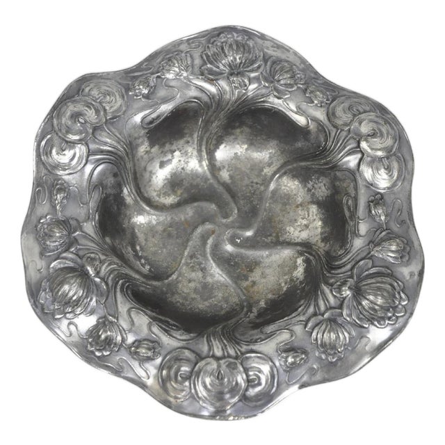 Antique Homan Silver Plated Art Nouveau Round Scalloped Floral Repousse Nut Dish For Sale