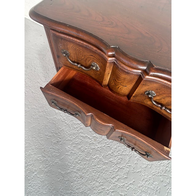 1980s Henredon French Provincial Louis XV Carved Oak Nightstand For Sale In Naples, FL - Image 6 of 8
