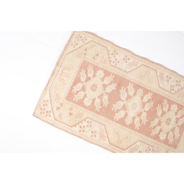 1960s Mid 20th Century Small Oushak Anatolian Wool Carpet For Sale - Image 5 of 10