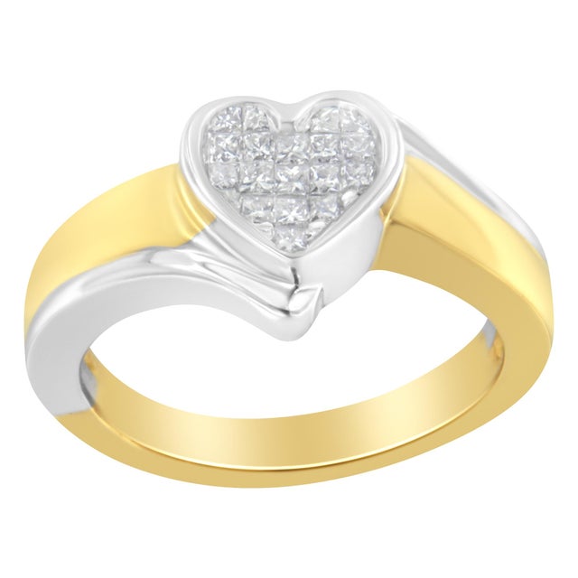 Contemporary 14K Two-Toned Gold Princess-Cut Diamond Heart Promise Ring (1/4 Cttw, H-I Color, I1-I2 Clarity) - Size 6 For Sale - Image 3 of 7