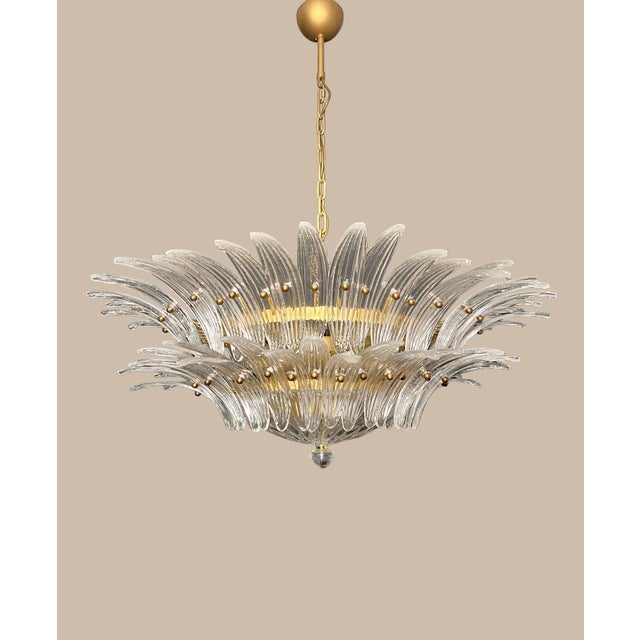 Mid-Century Modern Murano Palmette Chandelier in Clear Glass | 82 Hand-Blown Glass Elements, Italian Statement Ceiling Light For Sale - Image 3 of 4