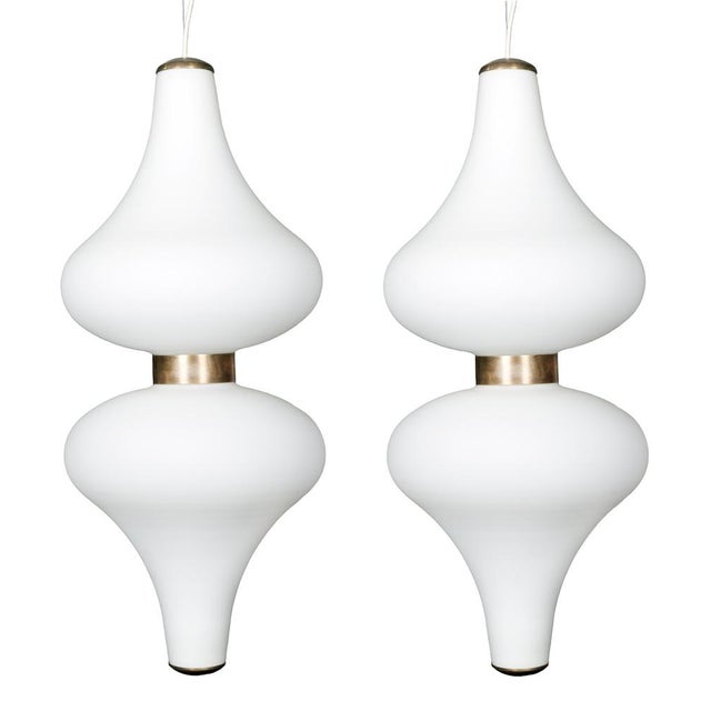 1960s Vintage Chandelier in White Glass and Brass from Stilnovo, 1960s For Sale - Image 5 of 5