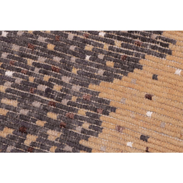 Abstract Abstract Beige/Gray High Low Wool & Silk Rug - 5'4'' X 8'1'' For Sale - Image 3 of 9