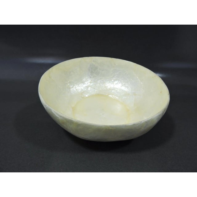 1980s Vintage Philippine White Capiz Shell Serving Bowls or Dishes - Set of 4 For Sale - Image 4 of 5