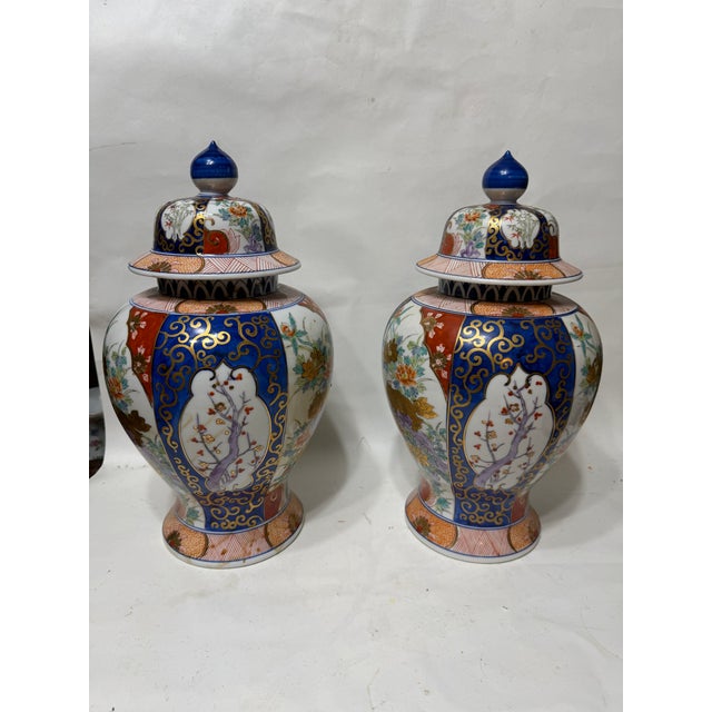 Pair of Japanese Imari Porcelain Covered Vases / Ginger Jars With Lids by l.j For Sale - Image 12 of 17