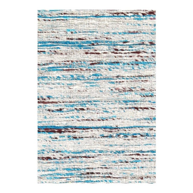 Sari-silk Modern Rug. Fine weave. These Modern rugs are sure to add a touch of modern elegance to any room in your home....