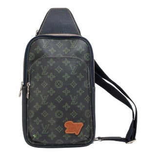 Louis Vuitton Monogram Green Avenue Slingbag Crossbody Bag For Sale