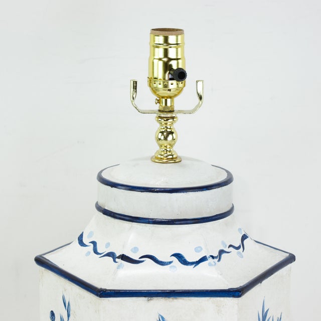 Chinoiserie Pair of Vintage Blue and White Hand-Painted Hexagon Tole Tea Caddy Table Lamps For Sale - Image 3 of 11