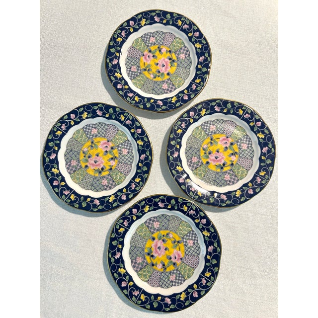 Gumps MCM Gump’s Japanese Scalloped Gold Rimmed Imari Floral Porcelain Plates - A 10 Piece Set For Sale - Image 4 of 9