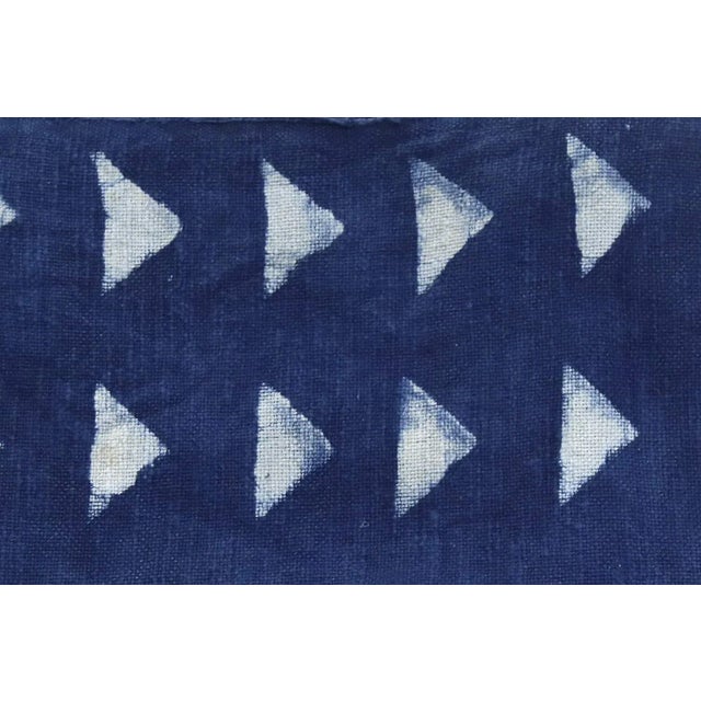2020s Contemporary Cotton Handwoven Block Printed Throw Blanket For Sale - Image 5 of 6