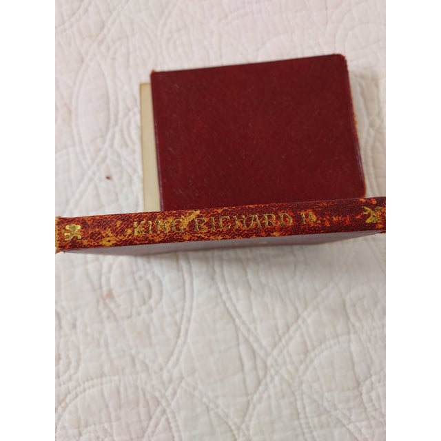 The Temple Shakespeare 40 Book Set Dent 1902-1903 Owner Inscribed 1903 For Sale - Image 9 of 10