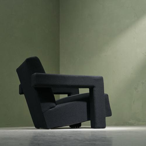 Gerrit Rietveld Early Utrecht Chair in Black Upholstery by Gerrit Thomas Rietveld for Metz & Co., 1936 For Sale - Image 4 of 13