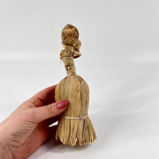 Early 20th Century Early 20th Century Corn Husk Mother and Child Figurine For Sale - Image 5 of 7