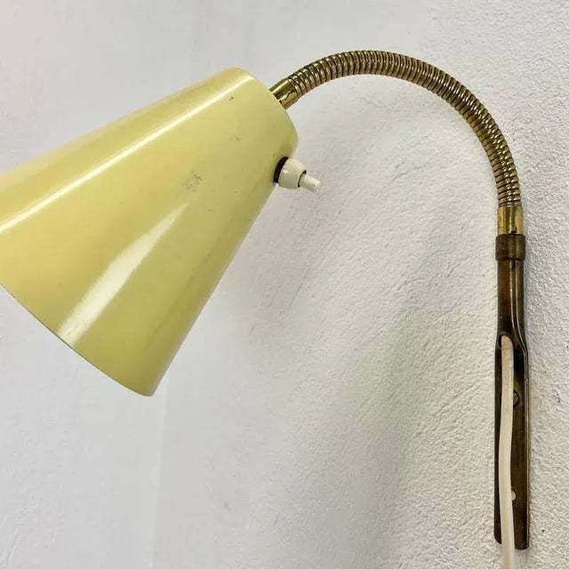 Gio Ponti Vintage Italian Adjustable Yellow Metal and Brass Wall Light In the style of Stilnovo and Gio Ponti, 1950 For Sale - Image 4 of 17