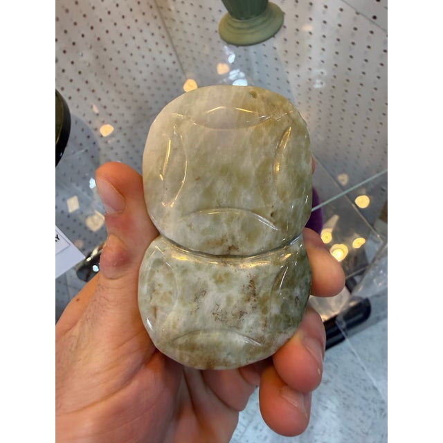 1900 - 1909 1900s Chinese Natural Du Shan Jade Carving Wealth Yuanbao Pixiu Beast Sculpture 3.5in For Sale - Image 5 of 7