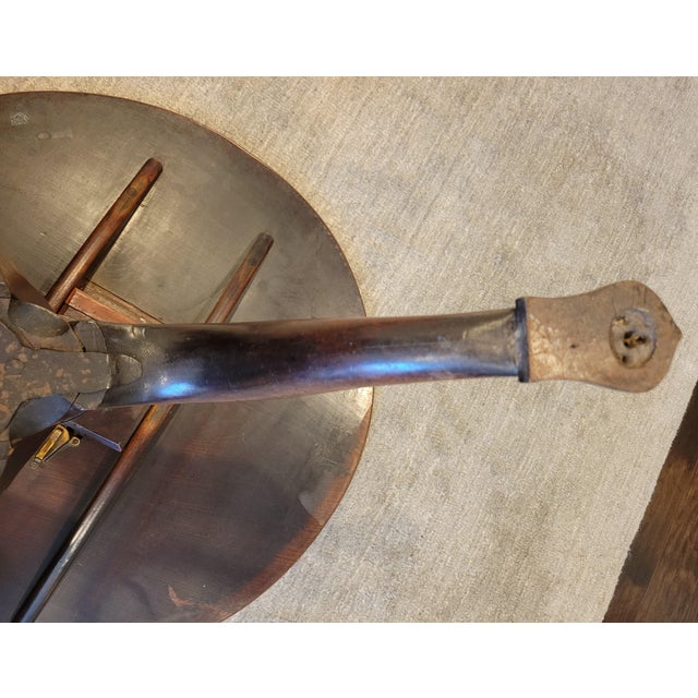 1770s English Georgian Tilt Top Round Pedestal Table For Sale - Image 11 of 16