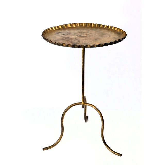 Vintage Gold Metal Martini Table, 1950s, in Very Good conditions. Designed 1950 to 1959
