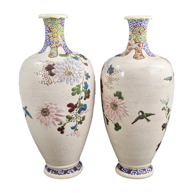 Kyoto Satsuma Moriage Vases in the style of Chikusai, 1890s, Set of 2 For Sale - Image 6 of 15