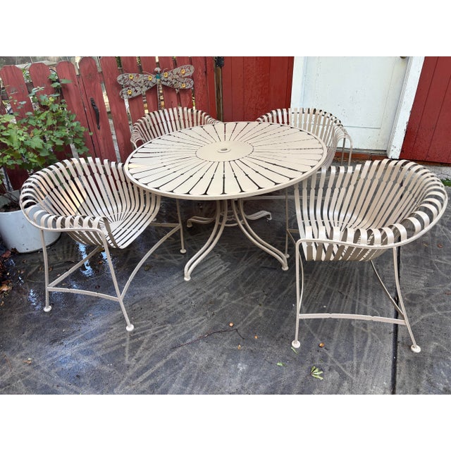 Mid 20th Century Woodard Strap Iron Patio Set, Winter Beige Powder Coated, 5 Pieces, Attributed For Sale In Atlanta - Image 6 of 9