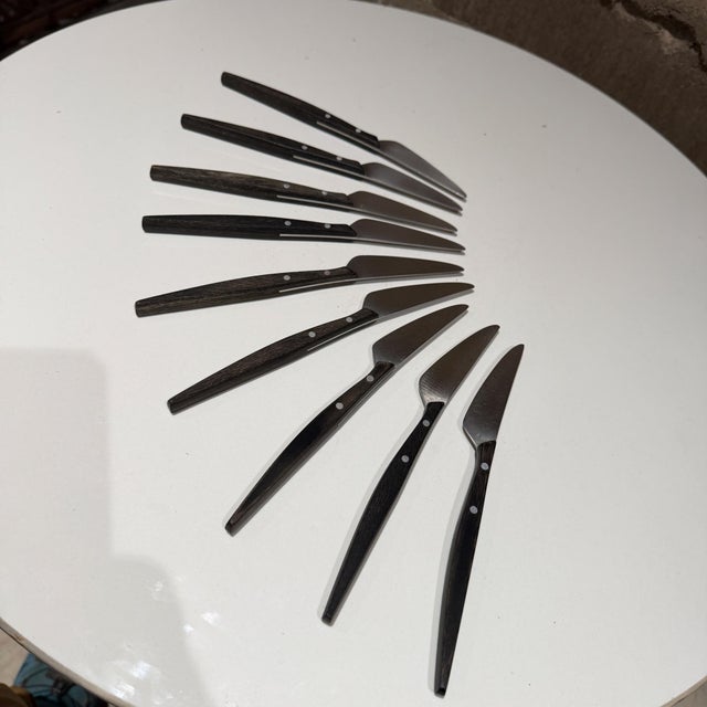 For your consideration, a set of nine (9) vintage Mac De Luxe series steak knives, Made in Japan circa the 1960s. Feature...