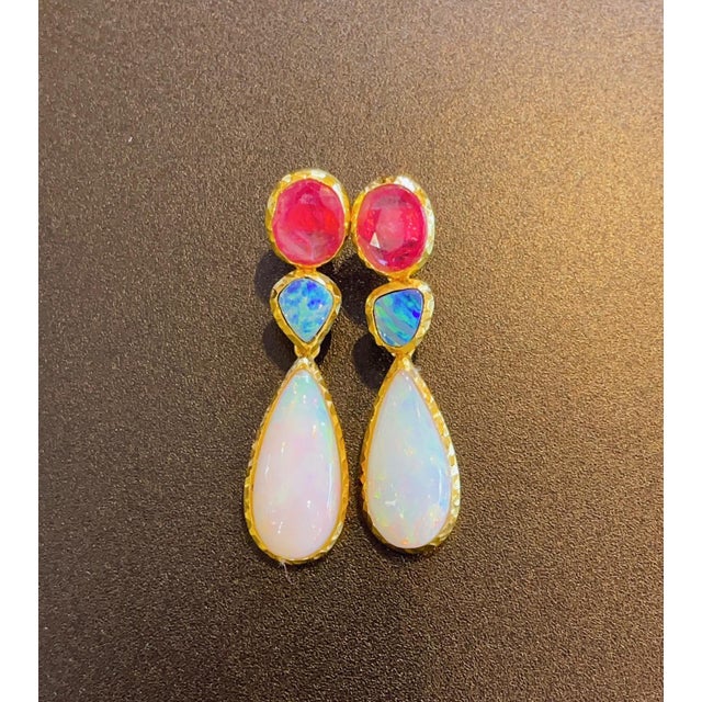 Bochic "Capri" Vintage Natural Gem Necklace & Earrings, White / Blue Opal & Ruby For Sale - Image 9 of 18