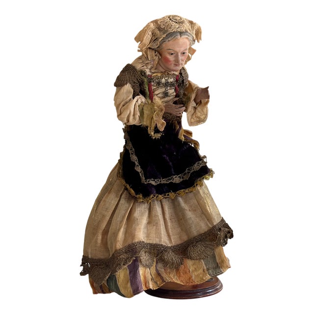 Neapolitan Nativity Woman in Traditional Dress Figure, 1780s For Sale