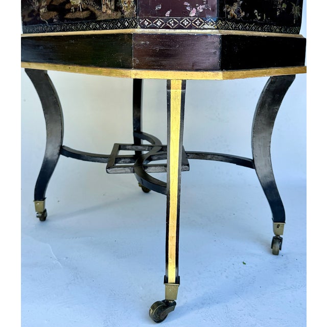 Regency Period Chinese Export Black Lacquer Jardinière With Mother-of-Pearl Inlay on Stand, Circa 1810 For Sale - Image 11 of 17