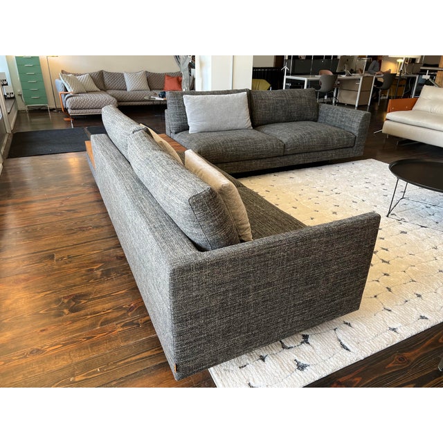 Montis Axel XL Contemporary Grey Sectional Sofa With Five Cushions