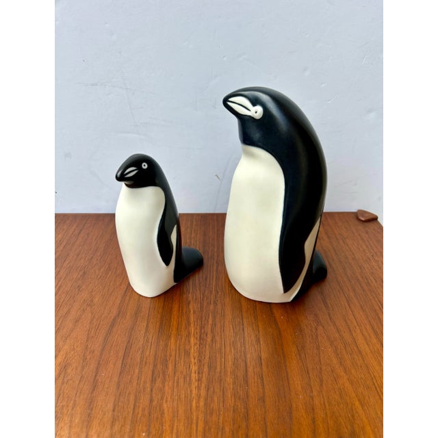 1980s Arabia Finland Penguin Sculpture Pottery Pair - Lillemor Mannerheim Nib For Sale - Image 5 of 7