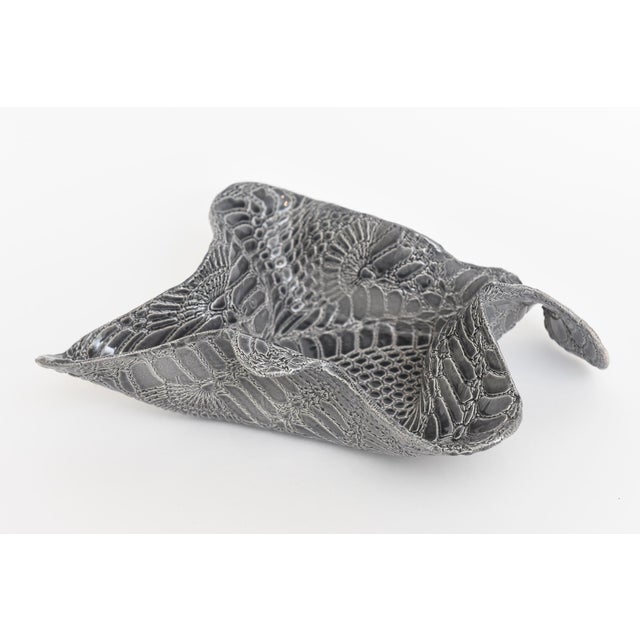 1970s Vintage Biomorphic Snakeskin Embossed Ceramic Bowl, Gray, Charcoal, White For Sale - Image 5 of 11