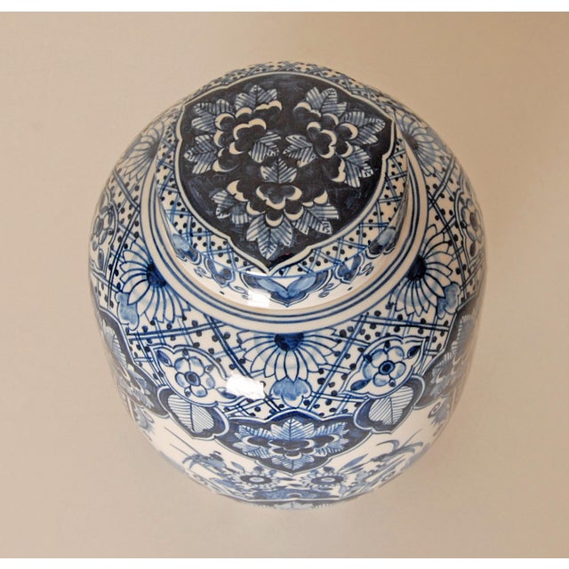 Blue Delft Vase Jar Chinese Kangxi Style Chinoiserie Blue White Pottery For Sale - Image 8 of 8