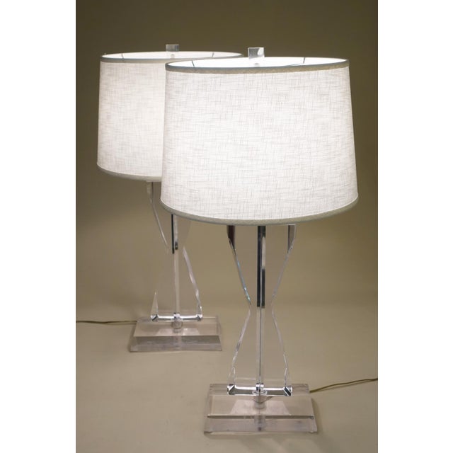 Matched Pair Xlarge Lucite Acrylic Astrolite Ritts Co. Geometric "Hourglass" Futuristic Modern Sculpture Table Lamps 1970's For Sale - Image 9 of 12