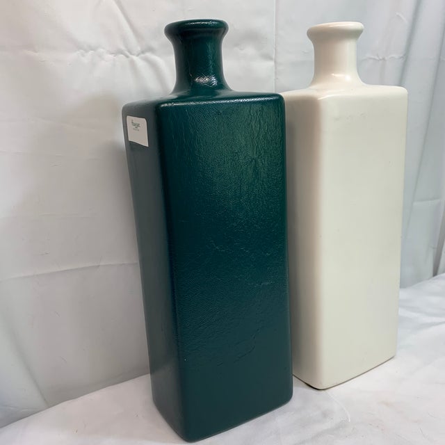 Mid-Century Modern Pair of Vintage Royal Haeger Square-Shouldered Bottle Vases - Pair For Sale - Image 3 of 6