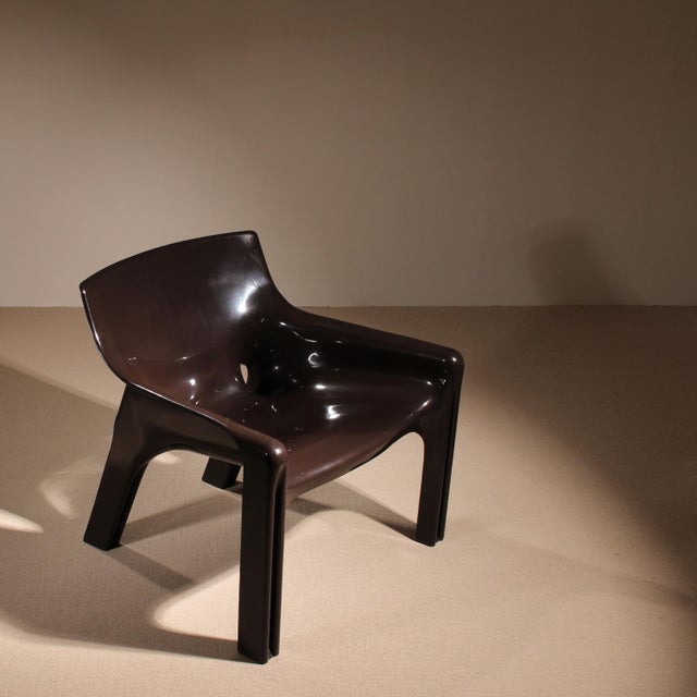 Artemide Vicario Lounge Chair by Vico Magistretti for Artemide, Italy, 1970s For Sale - Image 4 of 7