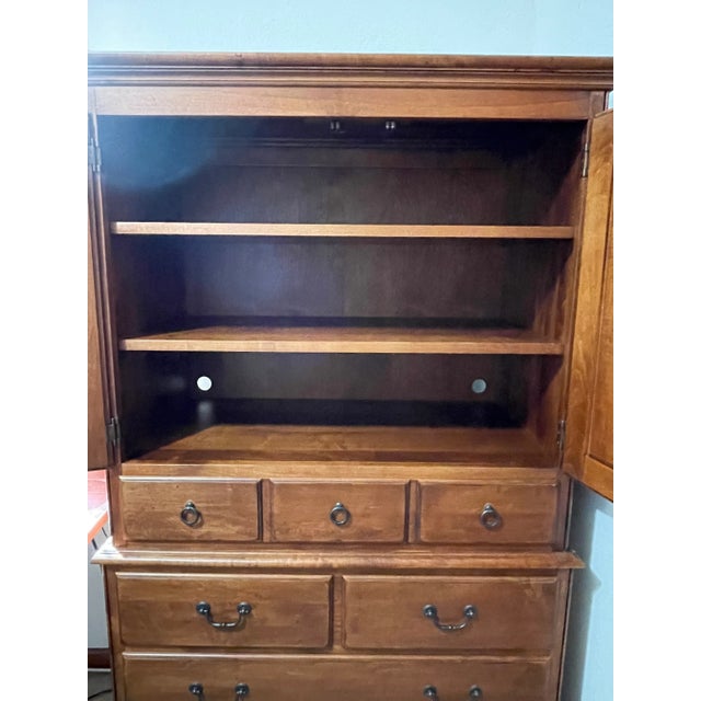 Ethan Allen Country Crossings Door Chest 14 5414 Artisan craftmanship combines with function in this Country Crossings...