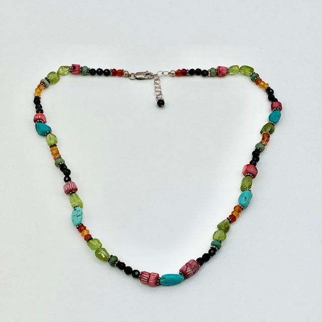 1980s Vintage Southwestern Navajo Boho Chic Turquoise & Glass Beaded Necklace, 18” For Sale - Image 9 of 9