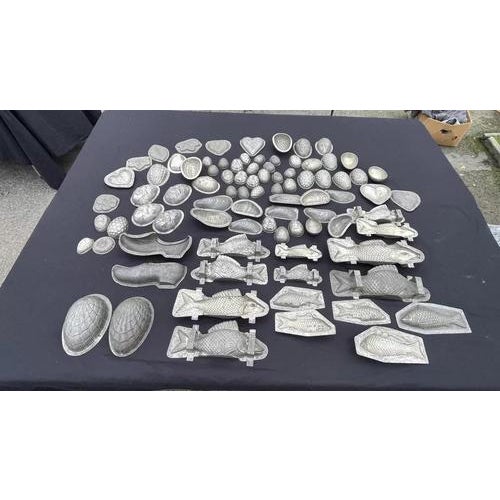 Antique Metal Chocolate Molds, 1900s, Set of 129 For Sale - Image 17 of 18