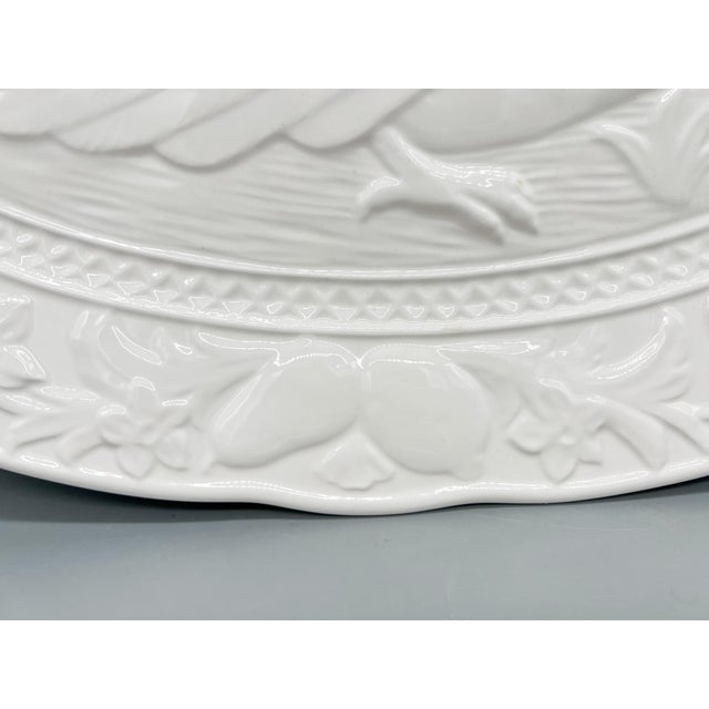 Vintage White Embossed Turkey Platter – Traditional / Farmhouse / Thanksgiving For Sale - Image 9 of 11
