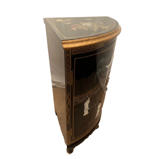 Vintage Chinese Corner Cabinet Chinoiserie Mother of Pearl Applique Asian Style For Sale In Palm Springs - Image 6 of 11