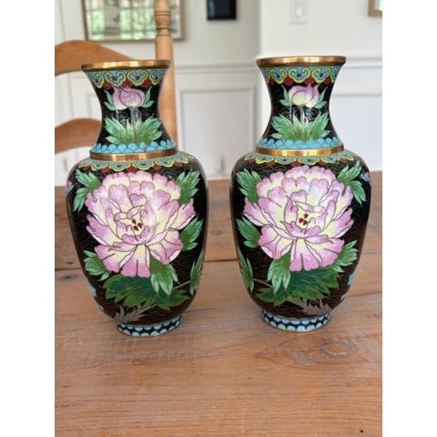 Chinoiserie Early 20th Century Pair of Black Cloisonné Vases W/ Pink and Blue Florals For Sale - Image 3 of 3