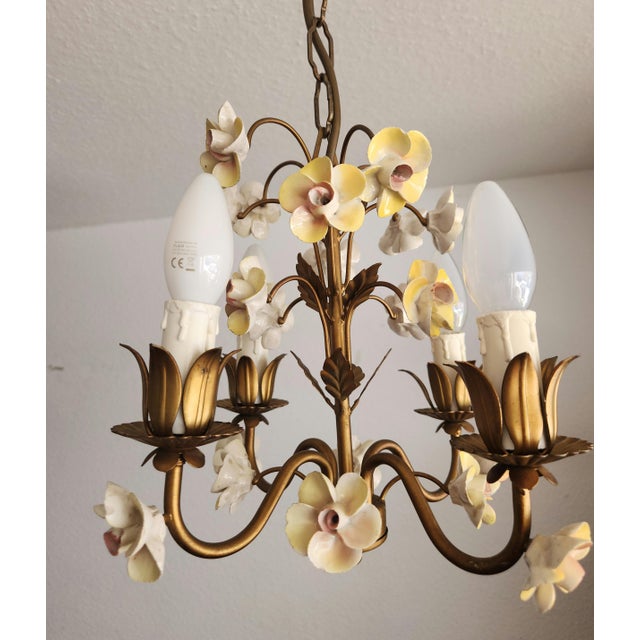 1970s Vintage Shabby Chic Florentine Pendant Lamp Four-Armed with Gold-Tone Porcelain Roses, 1960s For Sale - Image 5 of 18
