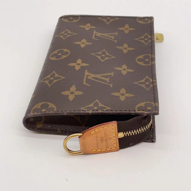 Mid-Century Modern A 1999 Vintage Louis Vuitton Coated Canvas Monogram Pouch For Sale - Image 3 of 16