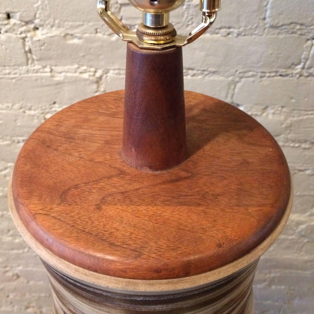 Mid 20th Century Large Gordon Martz Marshall Studios Midcentury Art Pottery Table Lamp For Sale In New York - Image 6 of 7