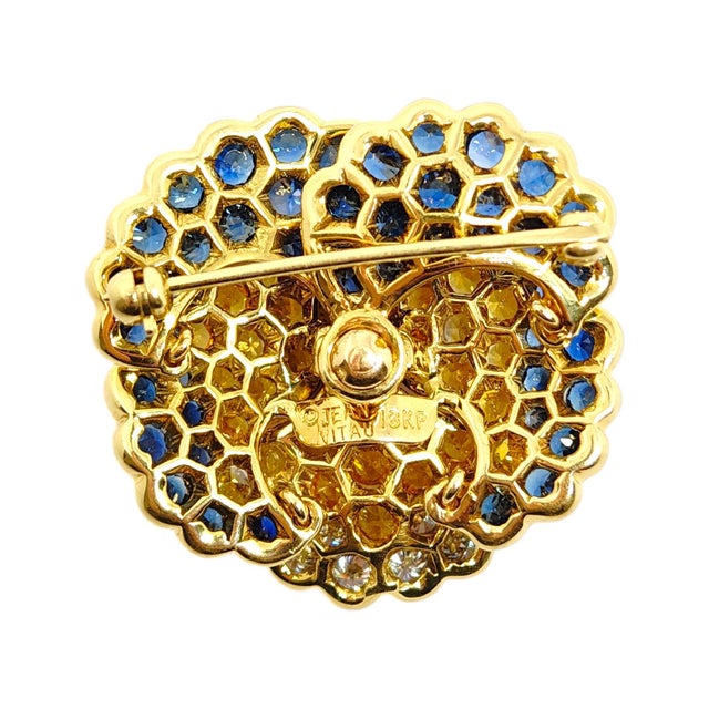 Gold 1990s Jean Vitau 18k Yellow Gold Sapphire and Diamond Pansy Brooch For Sale - Image 8 of 9