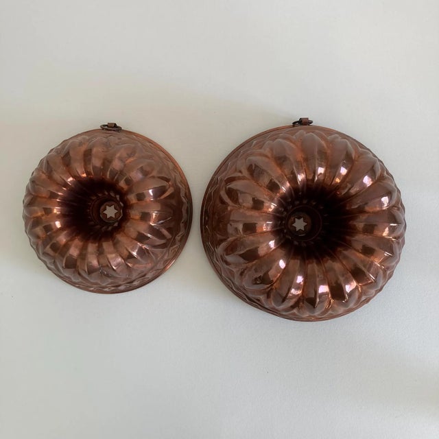 Mid 20th Century Wagner West Germany Bundt Pans – Set of 2 – Copper Bakeware - Mid 20th Century For Sale - Image 5 of 9